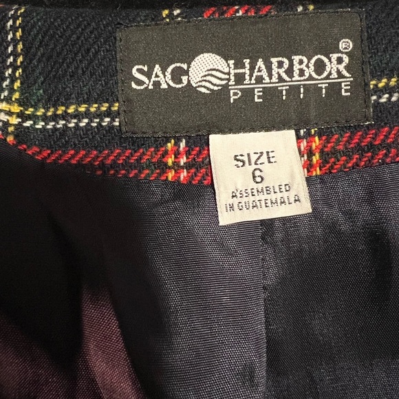 Black & red plaid blazer size 6P wool blend - Picture 9 of 9